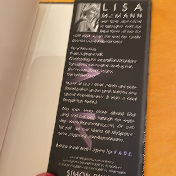 Young adult fiction - Picture 3 of 4